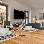 Alpinestay #1 - Fuer 6 - Bergblick, Balkon, Kamin, Kino, Yoga, Parkplatz Garmisch-Partenkirchen