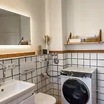 Daire Alpinestay #1 - Fuer 6 - Bergblick, Balkon, Kamin, Kino, Yoga, Parkplatz