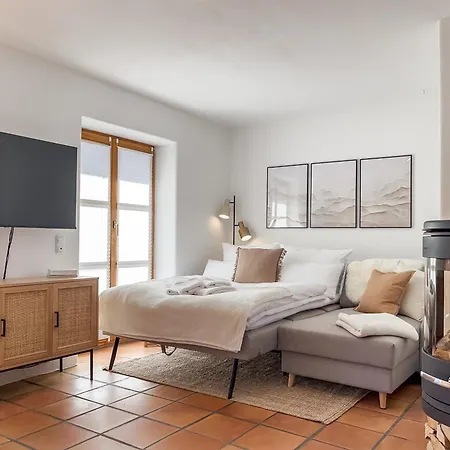 Fuer 4 - Bergblick, Balkon, Kamin, Yoga, Parkplatz