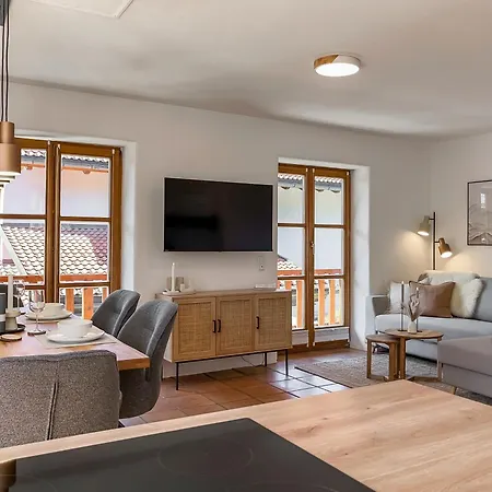 Alpinestay #1 - Fuer 6 - Bergblick, Balkon, Kamin, Kino, Yoga, Parkplatz