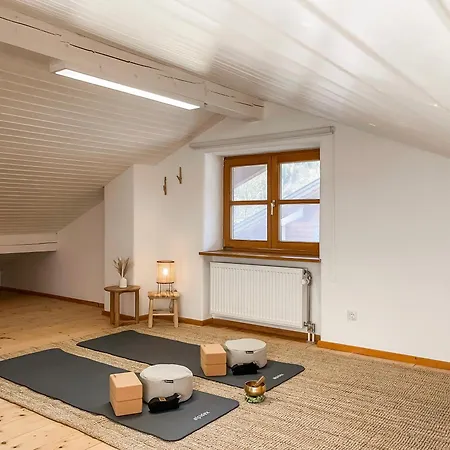 Apartment Fuer 4 - Bergblick, Balkon, Kamin, Yoga, Parkplatz Garmisch-Partenkirchen