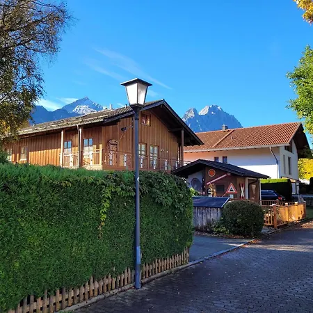 Fuer 4 - Bergblick, Balkon, Kamin, Yoga, Parkplatz *