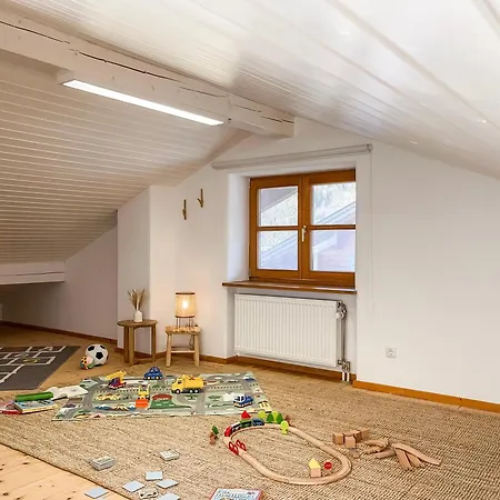 Fuer 4 - Bergblick, Balkon, Kamin, Yoga, Parkplatz