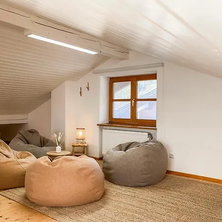 Fuer 4 - Bergblick, Balkon, Kamin, Yoga, Parkplatz Apartment *
