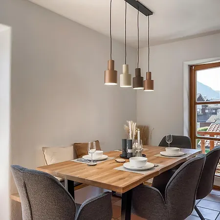 Apartment Fuer 4 - Bergblick, Balkon, Kamin, Yoga, Parkplatz Garmisch-Partenkirchen