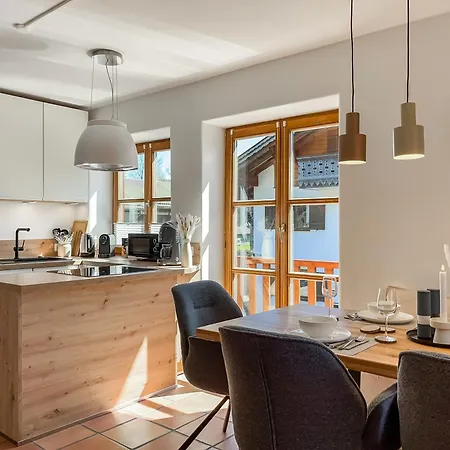 Fuer 4 - Bergblick, Balkon, Kamin, Yoga, Parkplatz Apartment