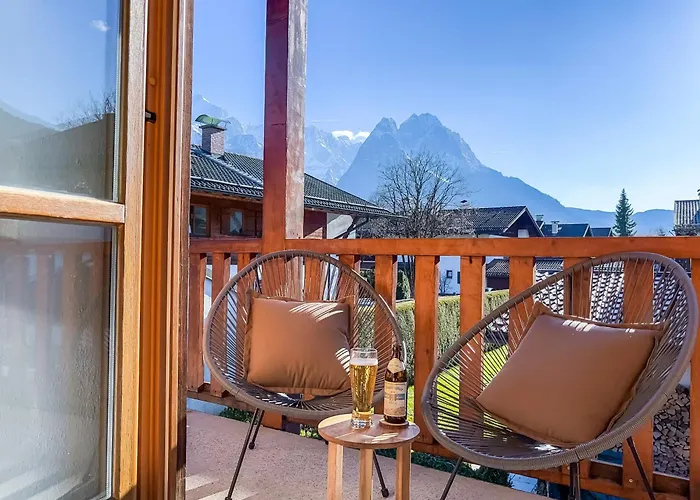 Für 6 - Bergblick, Balkon, Kamin, Kino, Yoga, Parkplatz Apartamento