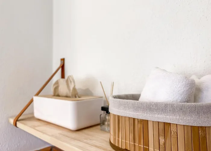 Für 6 - Bergblick, Balkon, Kamin, Kino, Yoga, Parkplatz Apartamento *