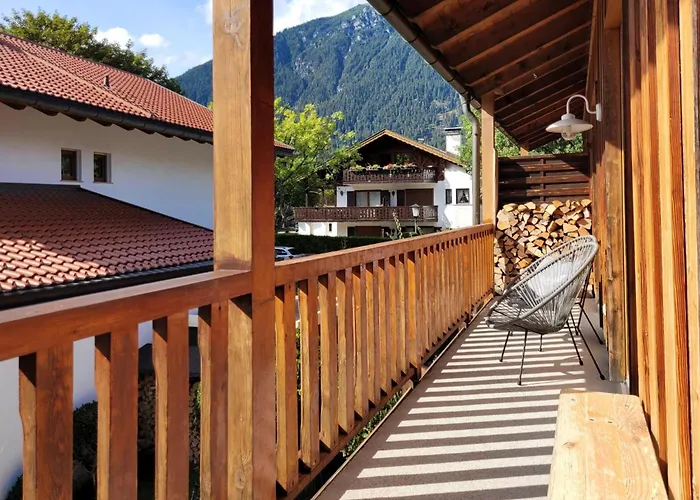 Für 6 - Bergblick, Balkon, Kamin, Kino, Yoga, Parkplatz Apartamento *